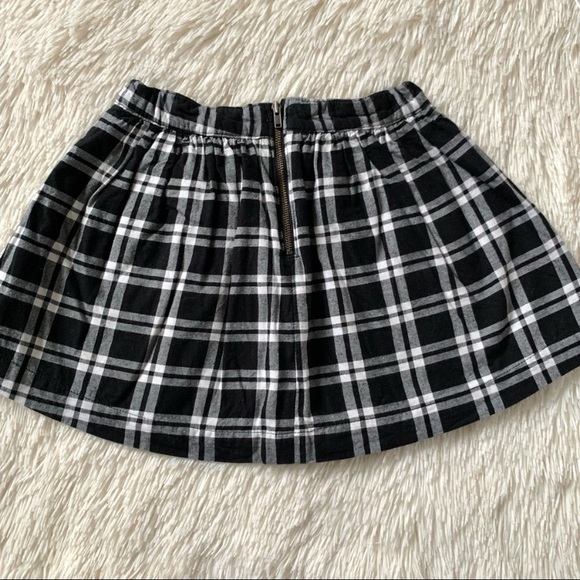 2 Plaid Pleated/Lace Skirts Bundle•Size 6/7 Gap and Crewcuts - Picture 5 of 6